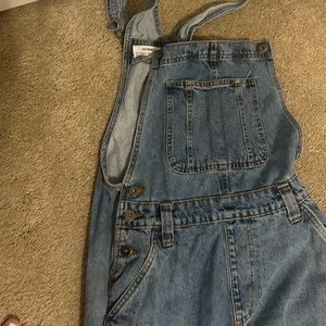 This is some cargo baggy overalls from cotton on. Only worn once!